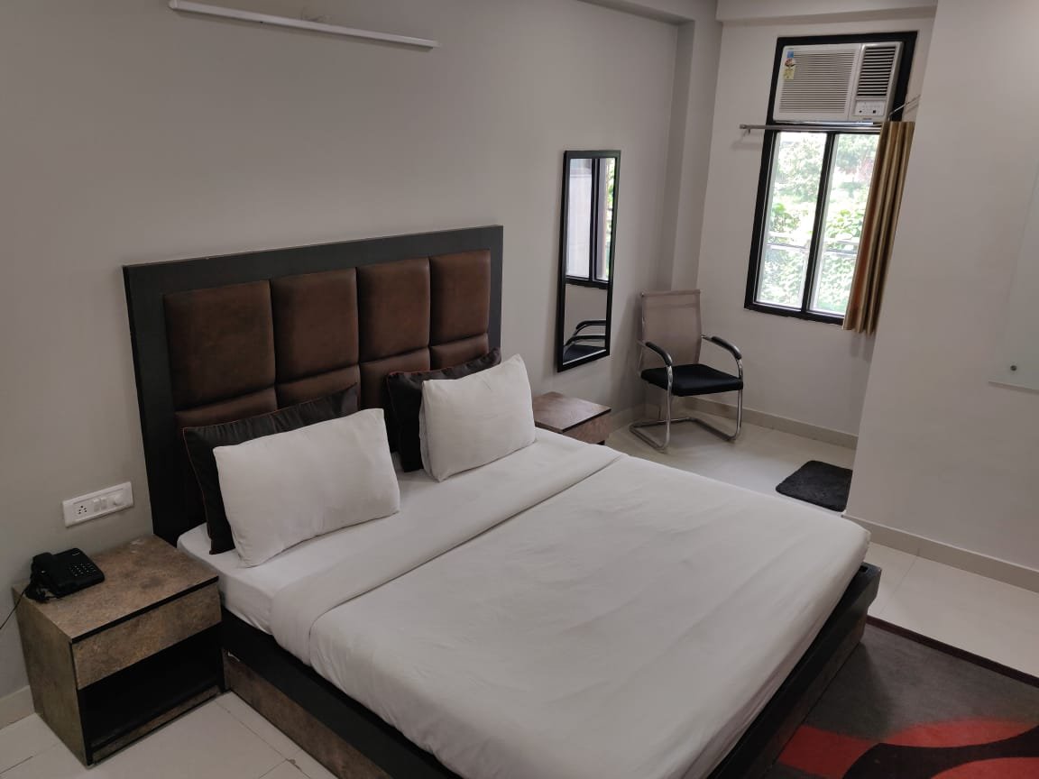 Room Photos 11