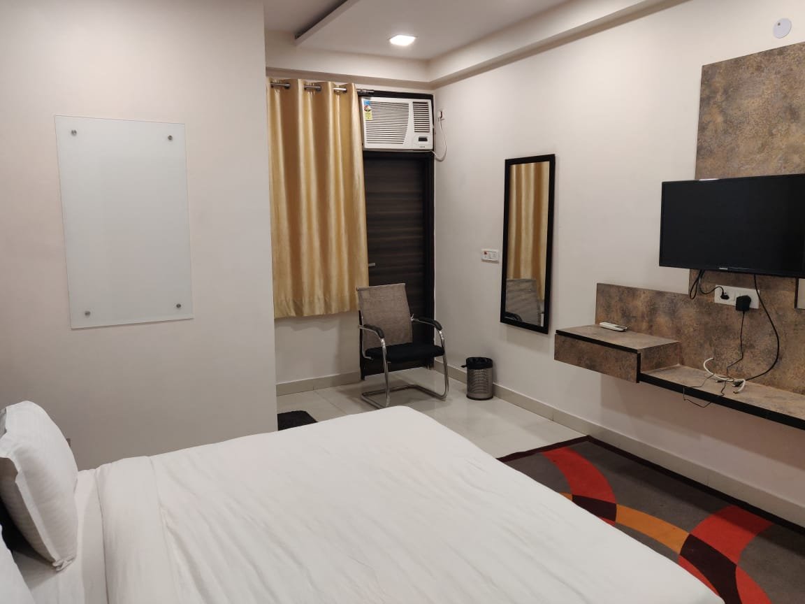 Room Photos 1