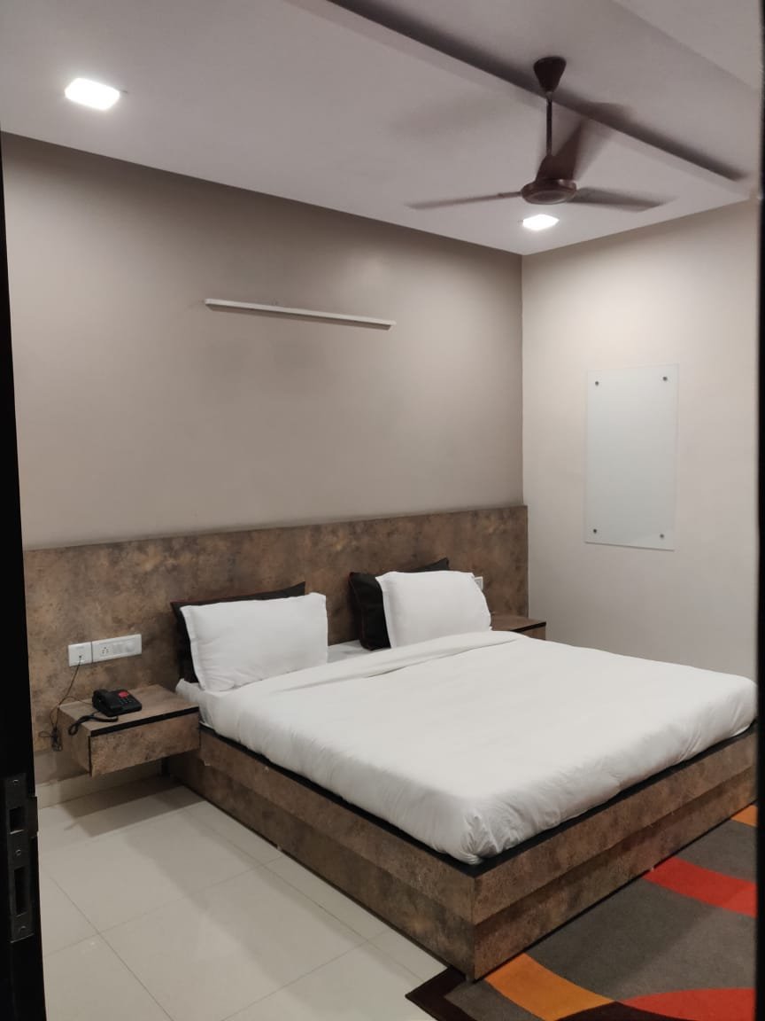 Room Photos 8